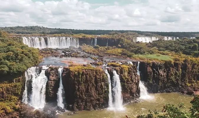 Visiting the Iguazu Falls: Curiosities, Information & Best Hotels