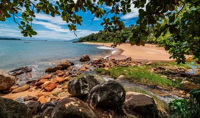 Near the city of Sao Paulo, you will find beautiful beaches that are easily accessible, either by car or bus